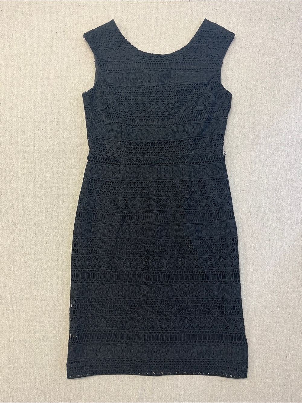 Ellen Tracy Black Crochet Lace Sheath Dress Size 6 Sleeveless Midi